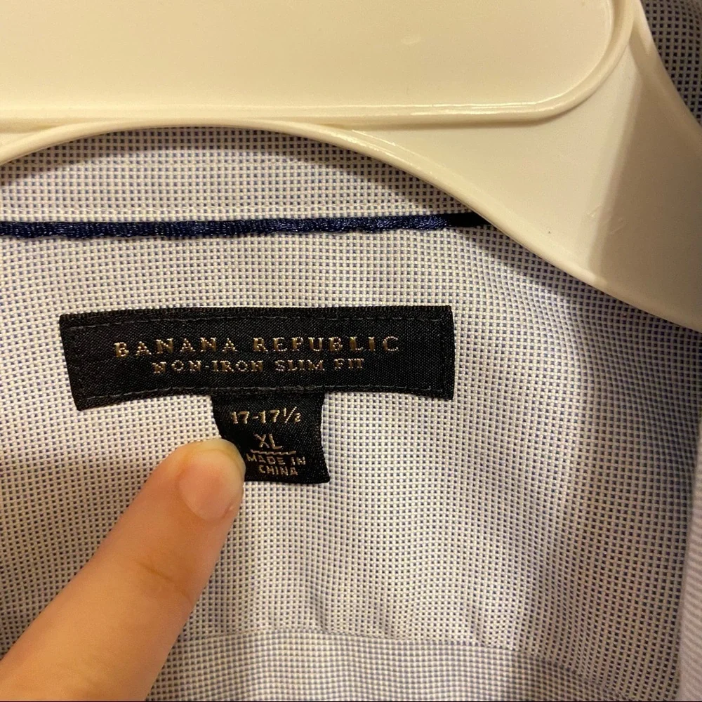 Banana Republic Lot of 2 Button Down Long Sleeve Shirts Men XL 17-17 1/2 Blue